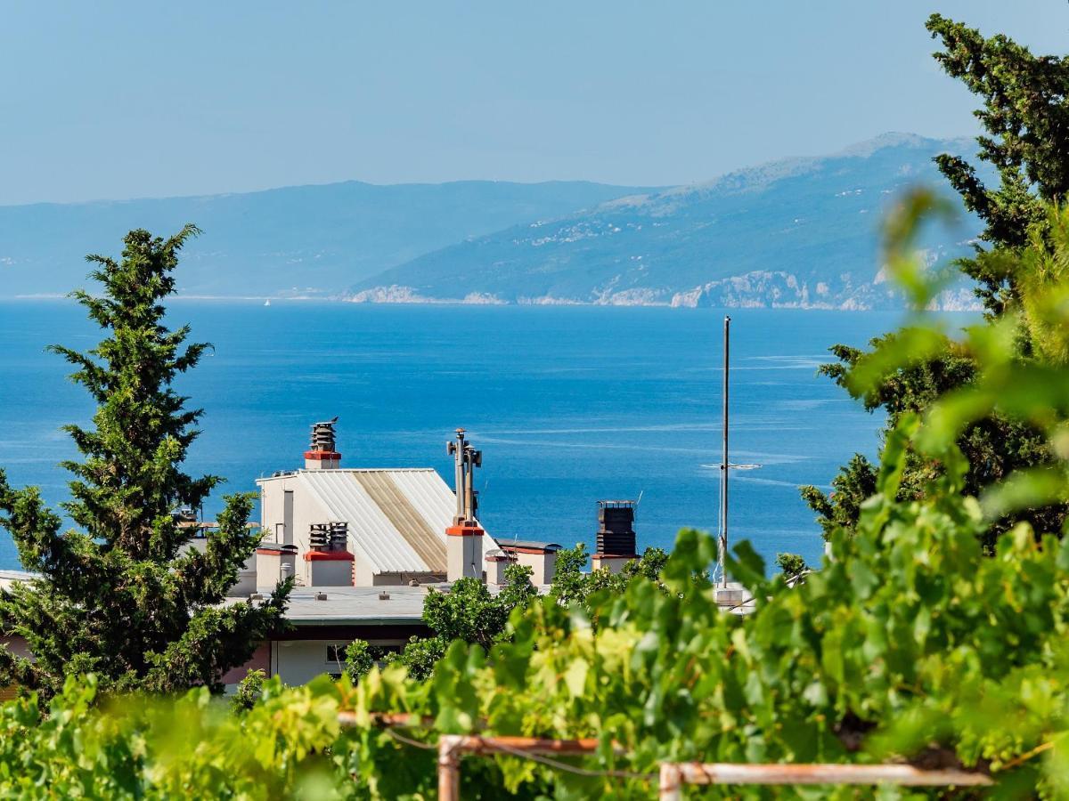Studio Apartment "Kalina" 550 M From Sea Rijeka Exteriör bild