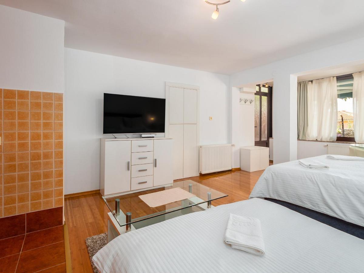 Studio Apartment "Kalina" 550 M From Sea Rijeka Exteriör bild